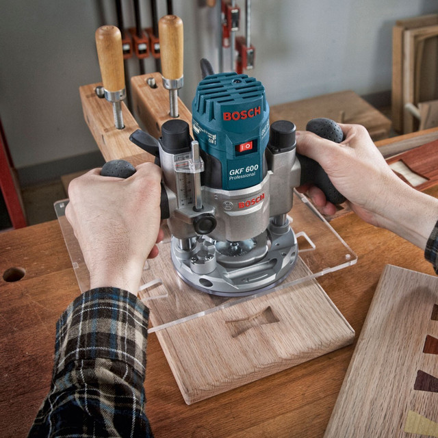 Как работать фрезером по дереву