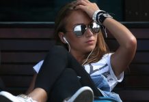 Туристы ищут деньги на отпуск