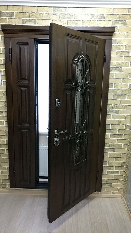 Какую входную дверь выбрать для квартиры?