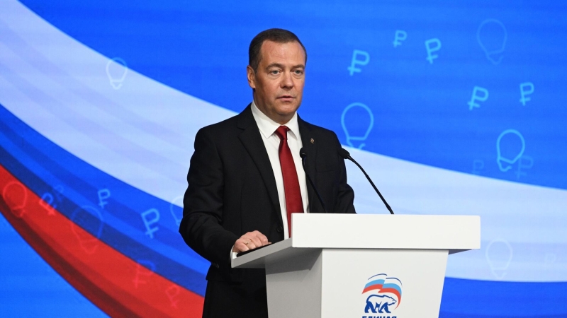 Медведев назвал Зеленского подверженным влиянию психотропных препаратов
