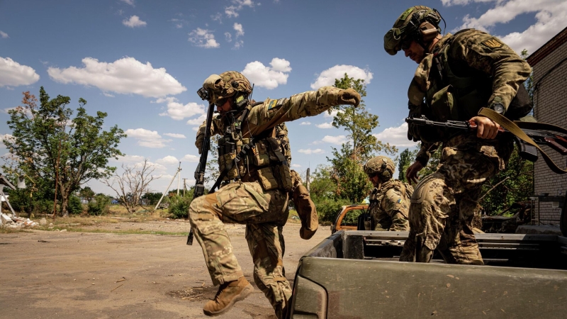 Украинские боевики засели в ДК под Николаевом, заявили в Минобороны