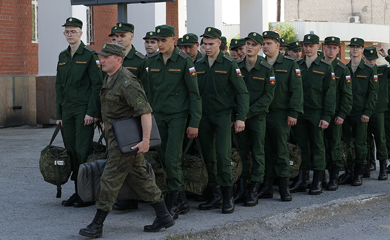 Госдума РФ: За дезертирство в период мобилизации, военное время, в условиях вооруженного конфликта — до 15 лет тюрьмы