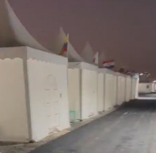 Болельщики недовольны размещением в палаточных лагерях в Катаре. Фото