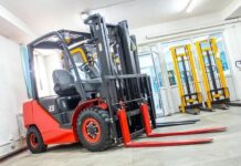 Строительный вилочный погрузчик: особенности выбора