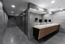 Особенности ремонта общественного туалета