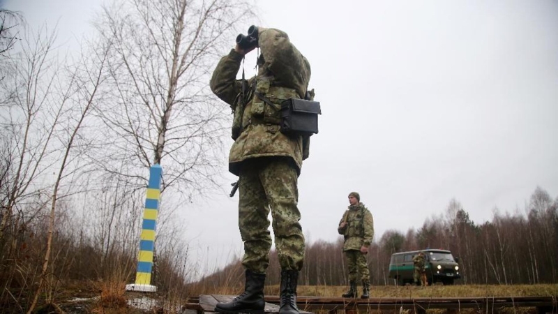 Киев заявил об увеличении плотности минных полей на границе с Белоруссией