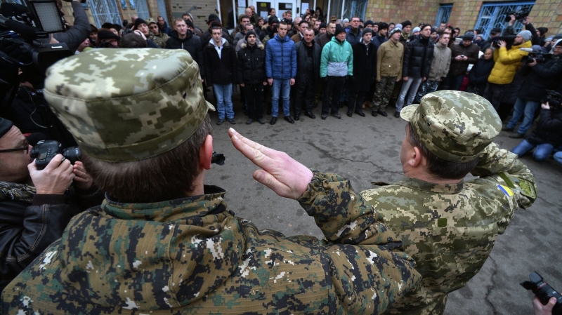 Отцу, отбивавшему сына от мобилизации в Николаеве, прострелили ноги