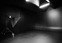 Особенности работы в фотостудии с черной циклорамой