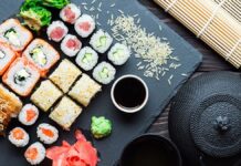 Празднуйте суши-вечеринку с доставкой Макоролыч в Ижевске!