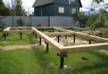 Фундамент на сваях: особенности, плюсы и минусы