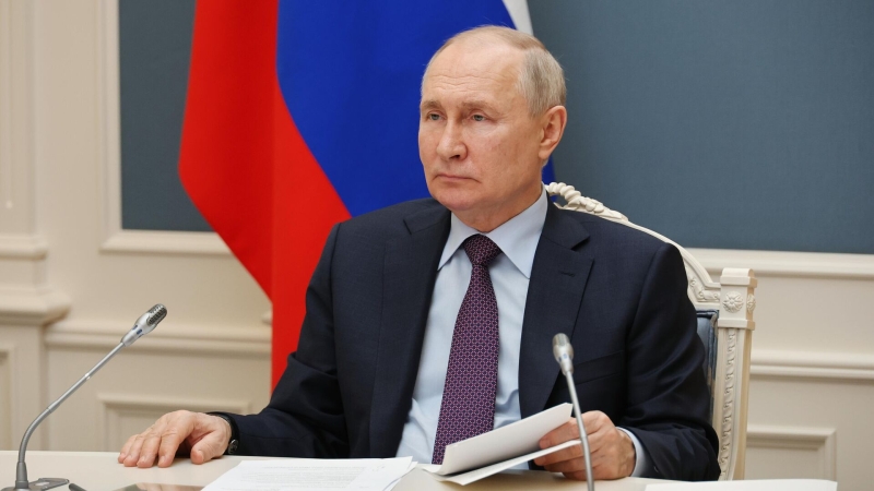 Большинство россиян одобряют работу Путина, показал опрос ФОМ