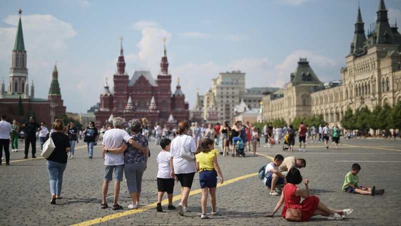 Опрос: более половины россиян заявили о спокойном настроении в их окружении