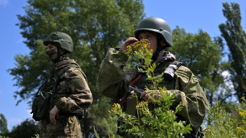 Российские военные поразили блиндаж ВСУ под Соледаром с помощью FPV-дрона