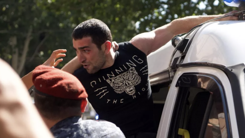 СК Армении направил в суд ходатайство об аресте сына Кочаряна