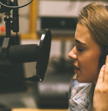 Запись Песен в Музыкальной Студии: Точность и Эмоция