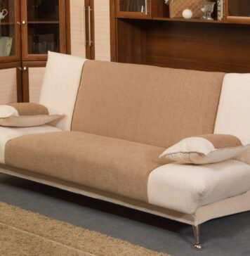 Сохраняйте пространство: диван-книжка в интерьере маленькой квартиры