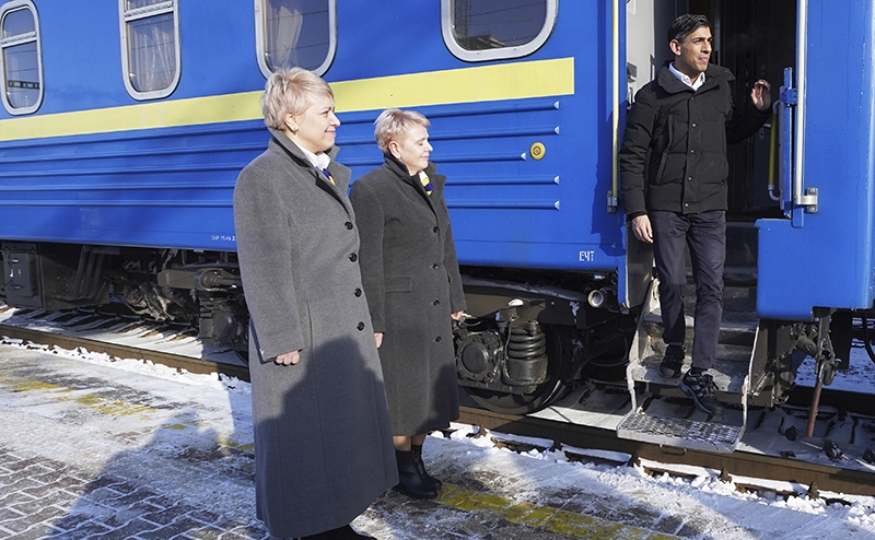 Чего стоят гарантии Лондона. Британский лидер приезжал в Киев под охраной ФСБ России