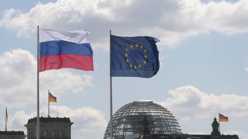 Россия сохраняет нужные контакты с ЕС, заявил и.о. постпреда