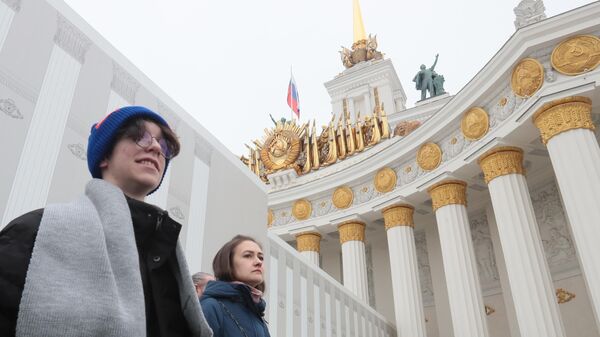 У стенда ДНР на ВДНХ началась акция в честь Международного женского дня