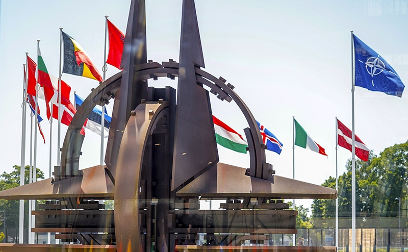 Джеймс Карден: НАТО — реальная угроза национальной безопасности США