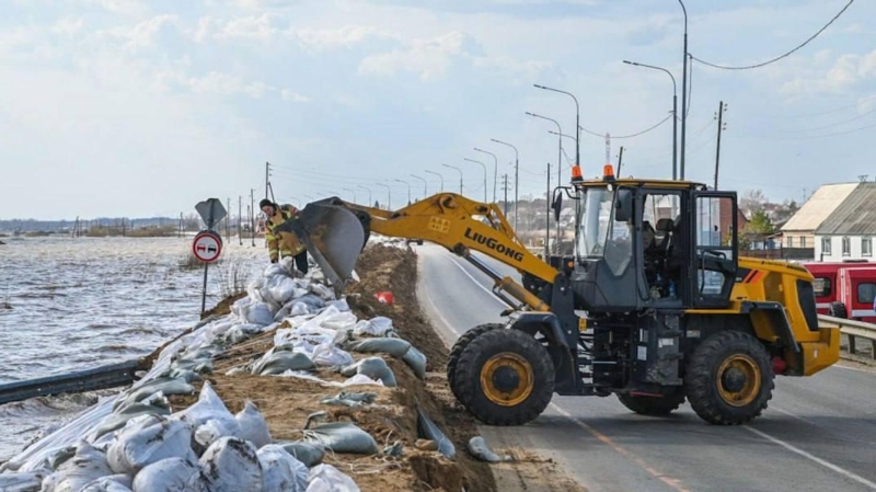 Реверсивное движение на трассе Тюмень – Омск сохранится до снижения воды