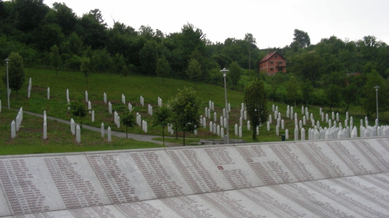 Россия выступила против резолюции ГА ООН о "геноциде в Сребренице"