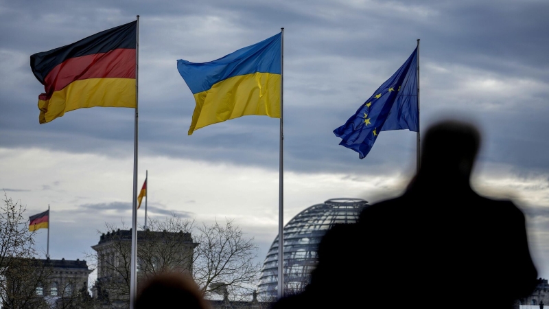 СМИ: группа немецких политиков призвала прекратить поставки оружия Украине