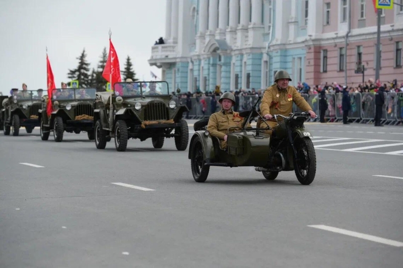 В Нижнем Новгороде прошел военный парад