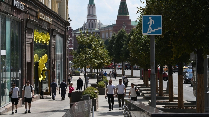 В Москве на Тверской улице начали укладывать новый асфальт