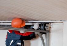 Особенности профессиональной установки автоматических гаражных ворот под ключ