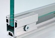 Современные зажимные профили: как они меняют облик стеклянных конструкций