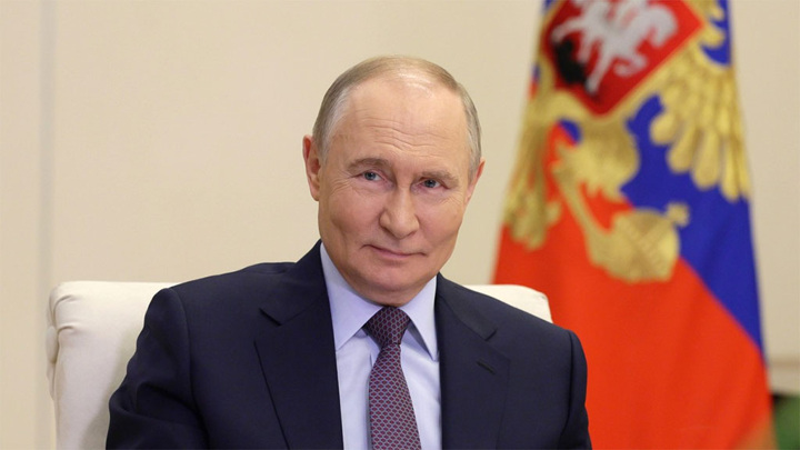 Путин рассказал, как пробовал носить очки - Новости на Вести.ru