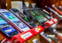 Мобильные телефоны: что учитывать перед покупкой в интернет-магазине