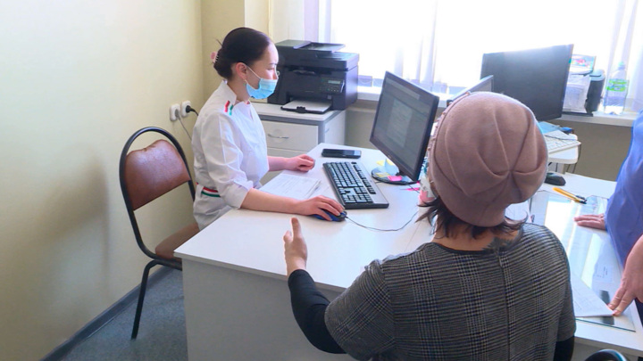 "Коммерсант": доступ частных клиник к системе ОМС могут ужесточить - Новости на Вести.ru