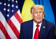 «План Трампа»: «Все носятся как курицы с отрубленной головой»