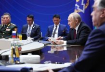 В ходе визита в Киргизию Путин сделал «ход конём», усилив скакуна «офицером»