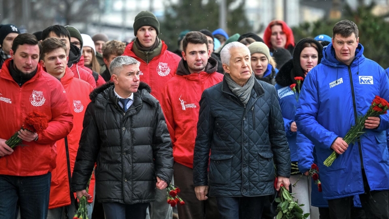 Активисты «Молодой гвардии» почтили память погибших журналистов