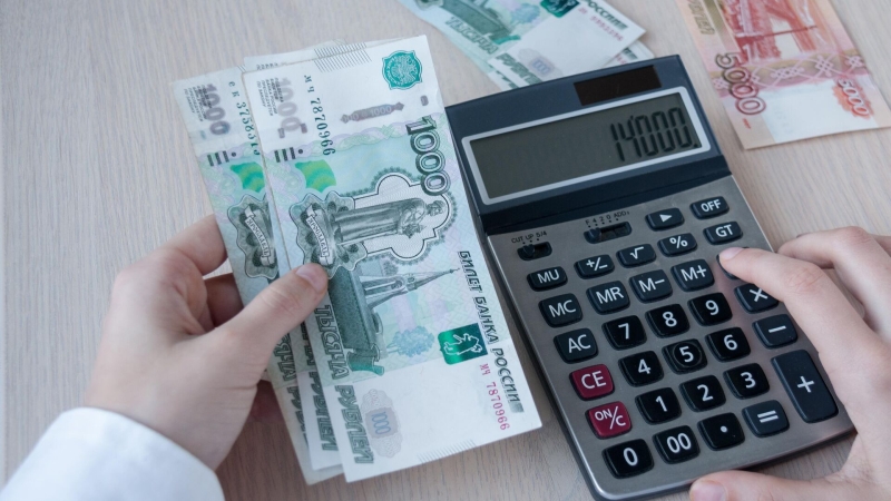 Исследование показало, сколько россияне потратили в 2025 году