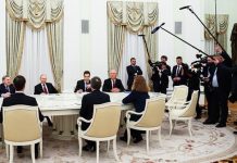 Итоги переговоров в Кремле: Мирный план Трампа разложили по кейсам