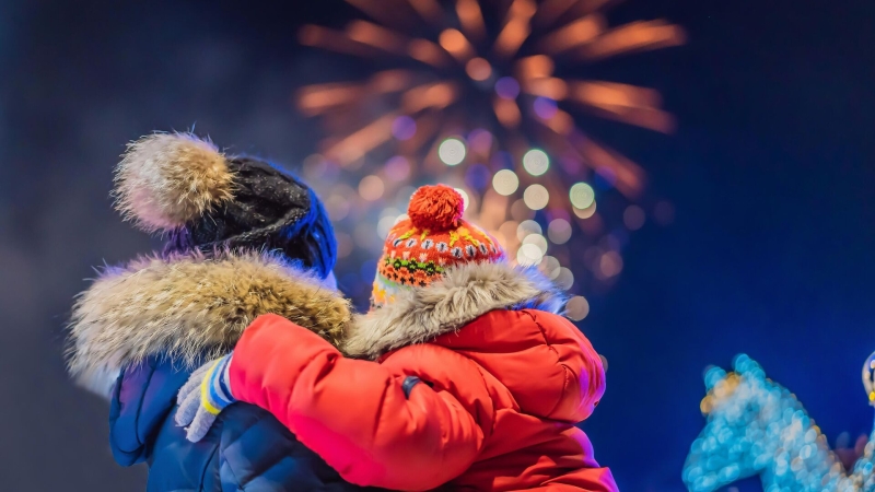 Как украсить комнату на Новый год 2026: тренды и идеи новогоднего декора