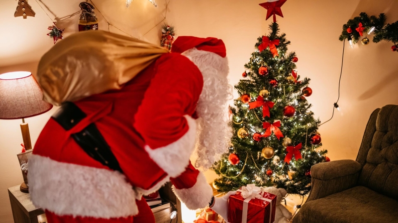 Как украсить комнату на Новый год 2026: тренды и идеи новогоднего декора