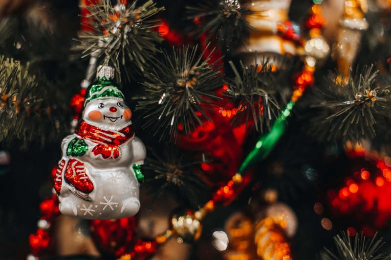 Как украсить комнату на Новый год 2026: тренды и идеи новогоднего декора