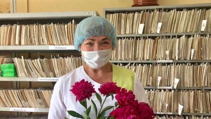 Медсестра из Тульской области спасла пассажирку на борту самолета - Новости на Вести.ru