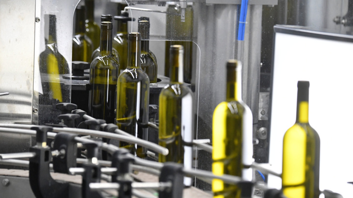 Минздрав поддержал идею писать на бутылках алкоголя число жертв его употребления — Новости на Вести.ru