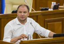 Молдавская оппозиция обвинила власти в охоте на чиновников от других партий