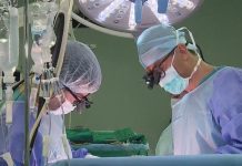 Опухоль яичника размером с футбольный мяч удалили врачи в Приморье — Новости на Вести.ru