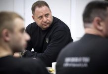 Пока «95-й квартал» проводил кастинг на роль нового Ермака, Дональд Трамп потребовал от Украины невозможного