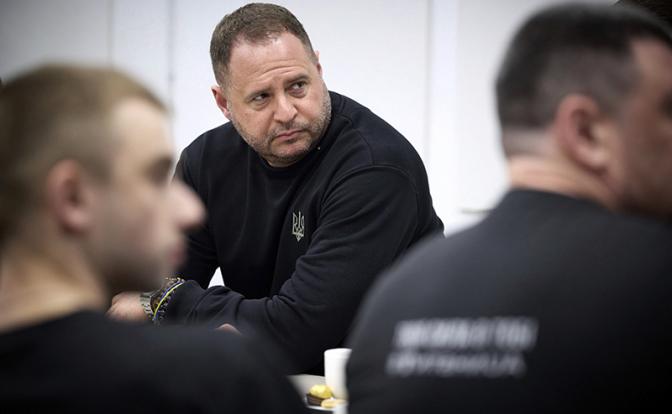 Пока «95-й квартал» проводил кастинг на роль нового Ермака, Дональд Трамп потребовал от Украины невозможного