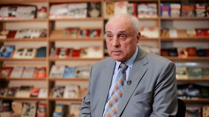 Профессор Щербаков объяснил инфантилизм зумеров жизнью в комфортных условиях - Новости на Вести.ru