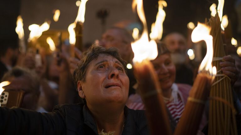 Схождение Благодатного огня 2025: когда проходит, значение для верующих